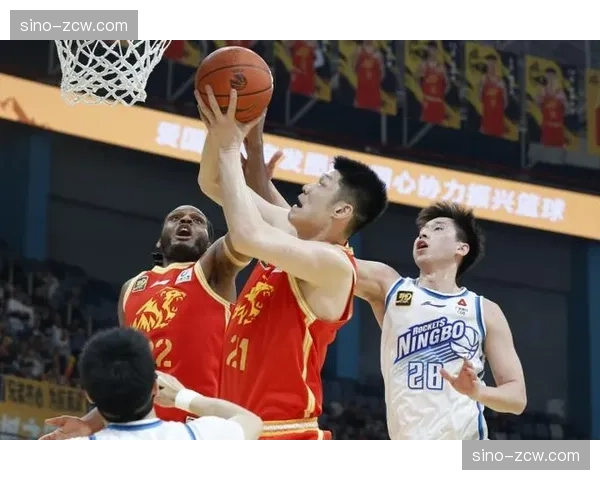 浙江广厦客场扳平总比分,孙铭徽关键时刻接管比赛能力凸显 浙江广厦客场扳平总比分,孙铭徽关键时刻接管比赛能力凸显